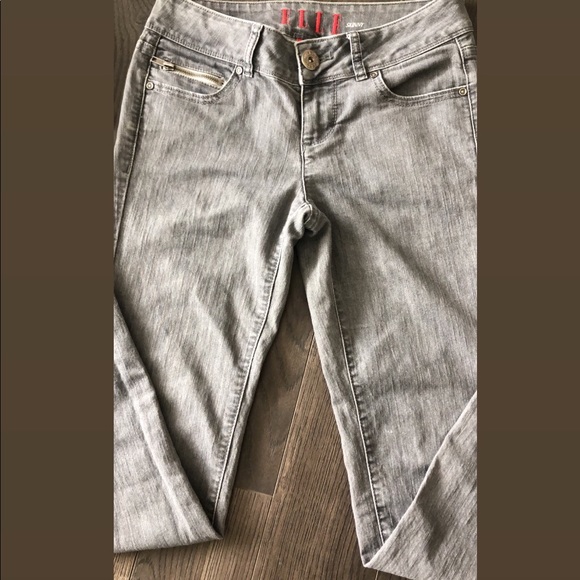 Elle Skinny Jean 4/$25 - Picture 5 of 8